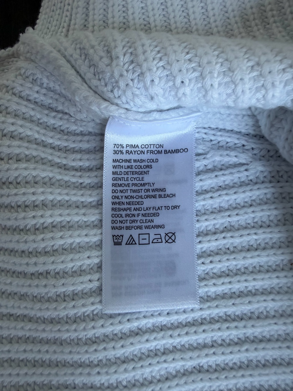 Tommy Bahama Women’s White Ribbed V-Neck Sweater Tank Top - Picture 6 of 6
